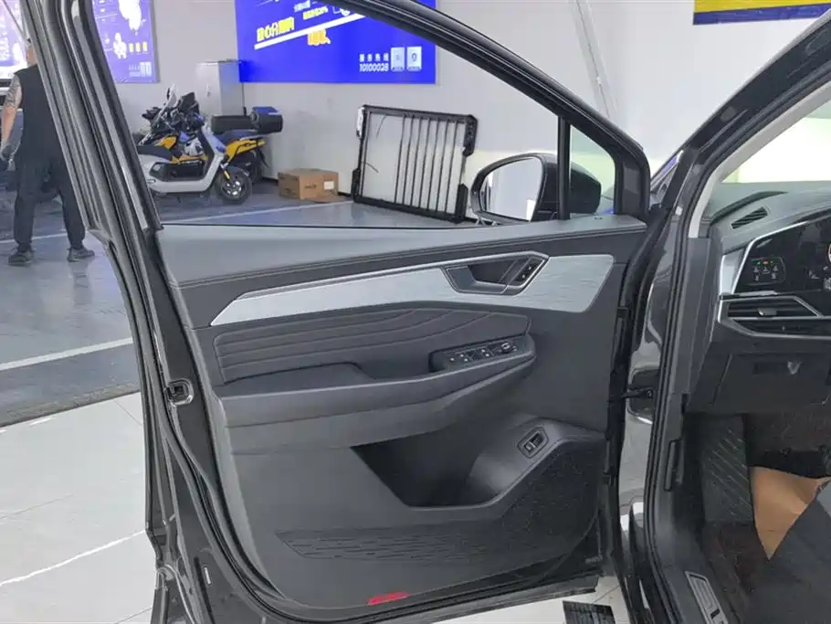 Volkswagen Viloran 2021 380TSI Luxury Pro