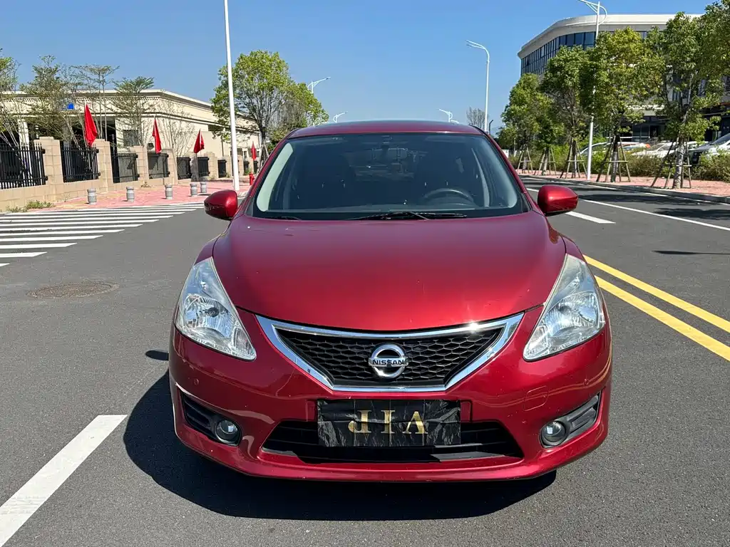Nissan Tiida — миниатюра 2