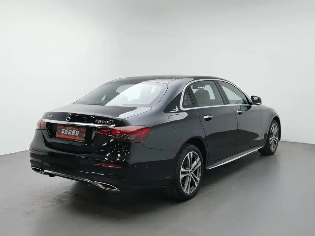 Mercedes-Benz E-Class — миниатюра 2