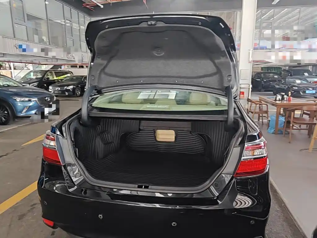 Toyota Camry — миниатюра 19
