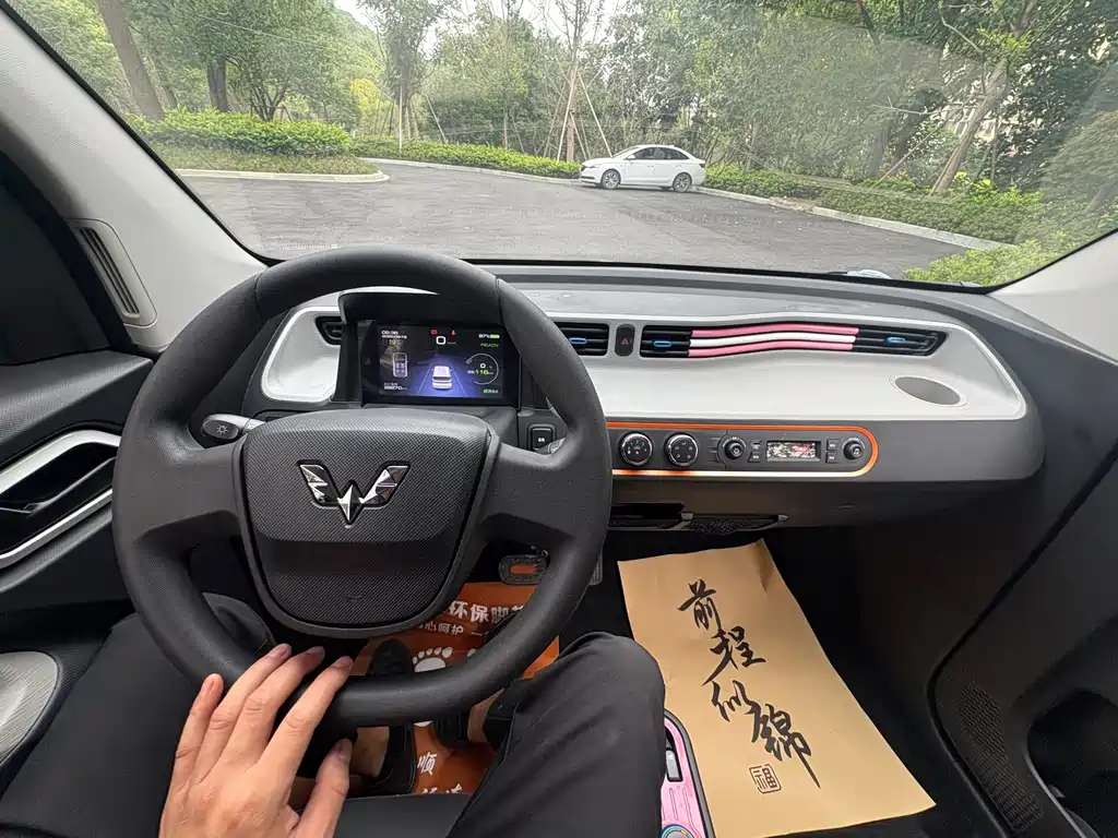 Wuling MINIEV — миниатюра 7