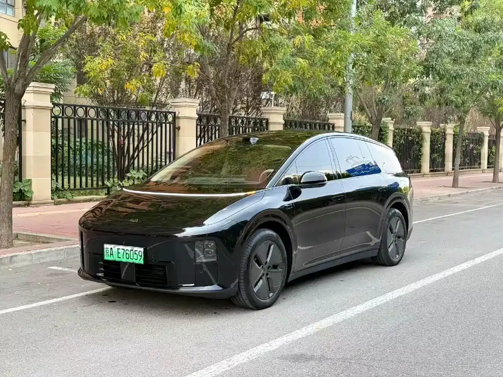 Li Auto Li i8