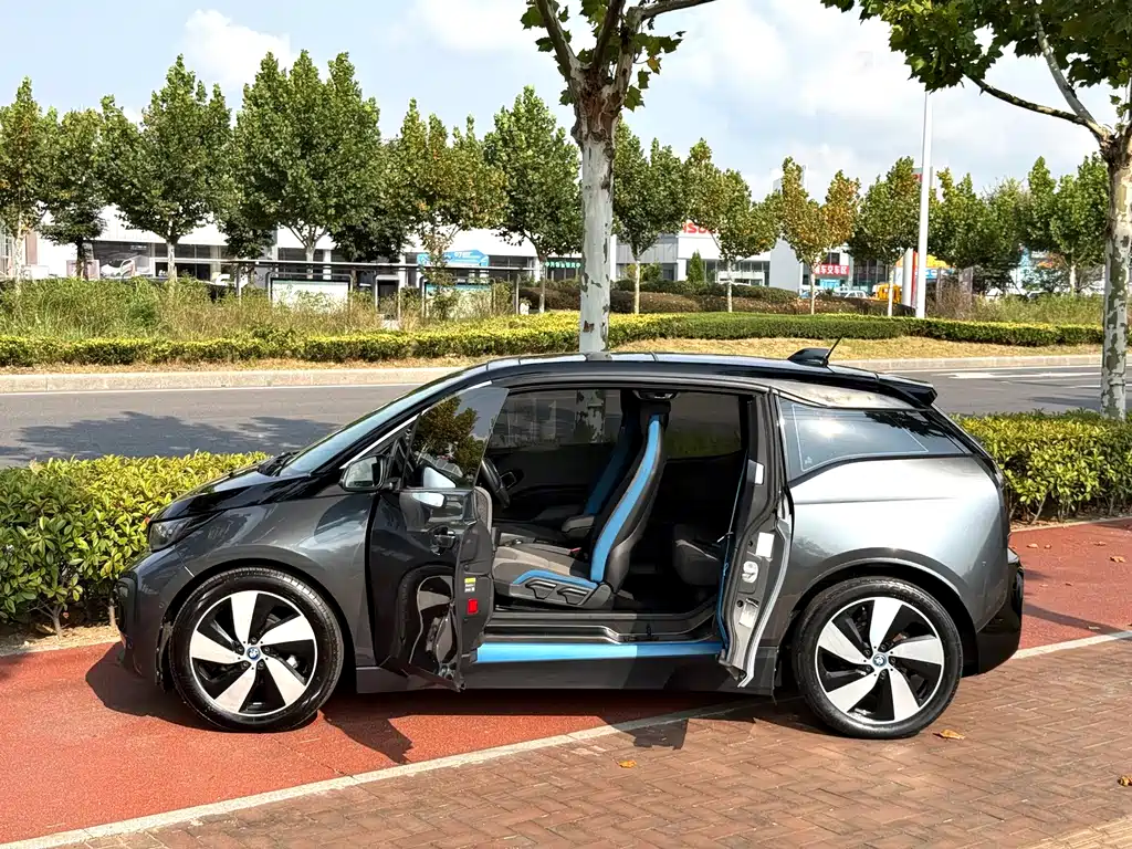 BMW i3 (Import) — миниатюра 6