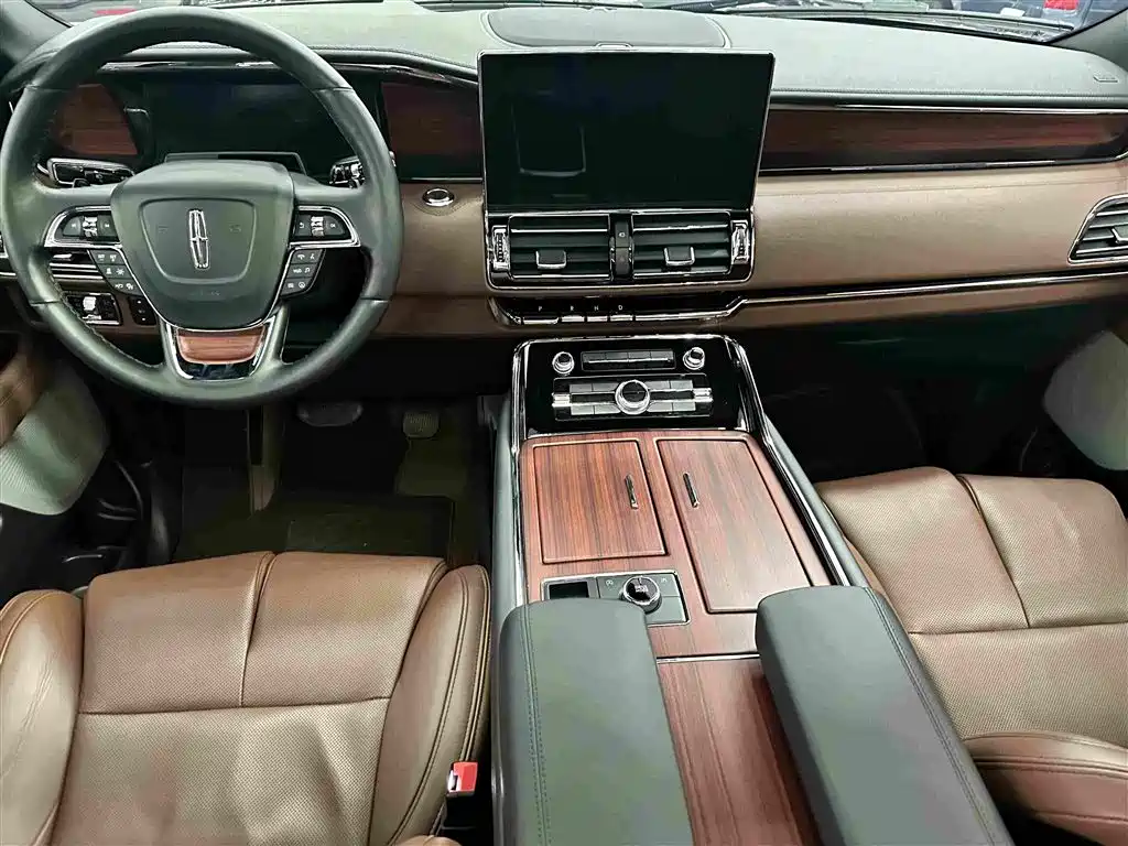 Lincoln Navigator — миниатюра 13