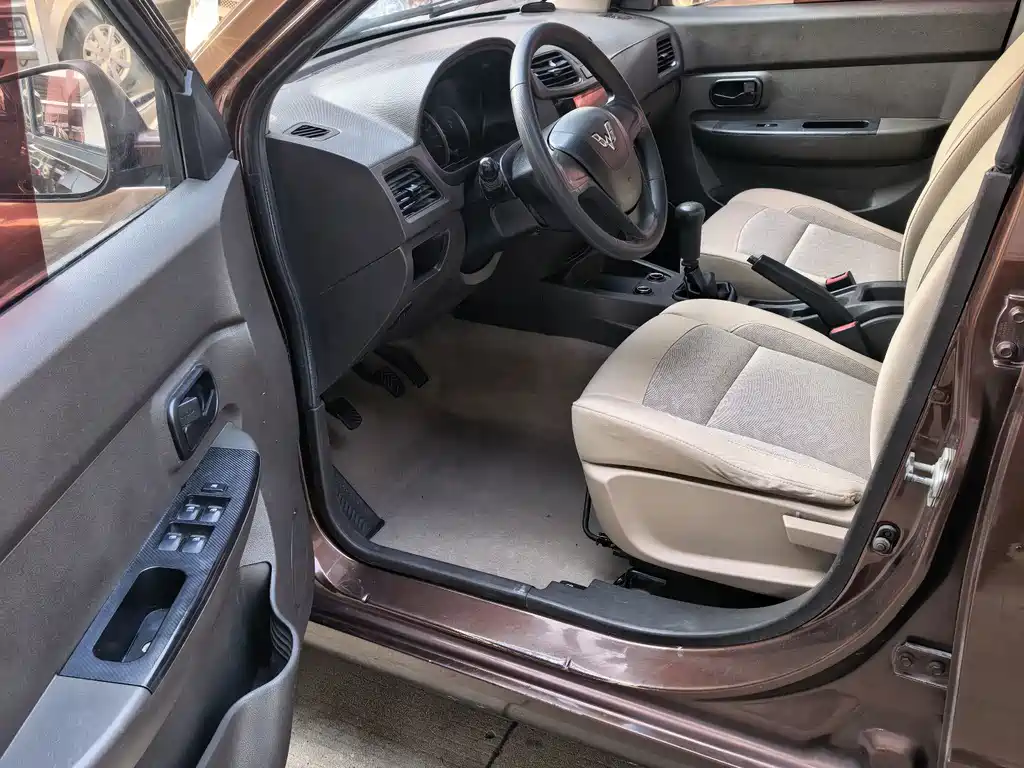 Wuling Hongguang — миниатюра 7