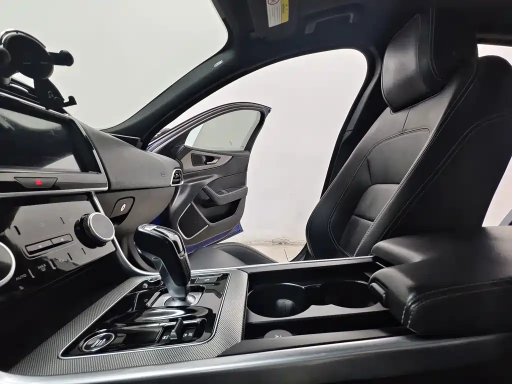 Jaguar XEL — миниатюра 11
