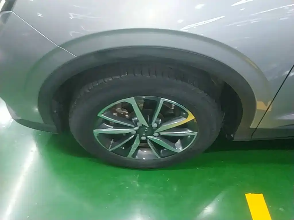 Geely Binyue — миниатюра 23