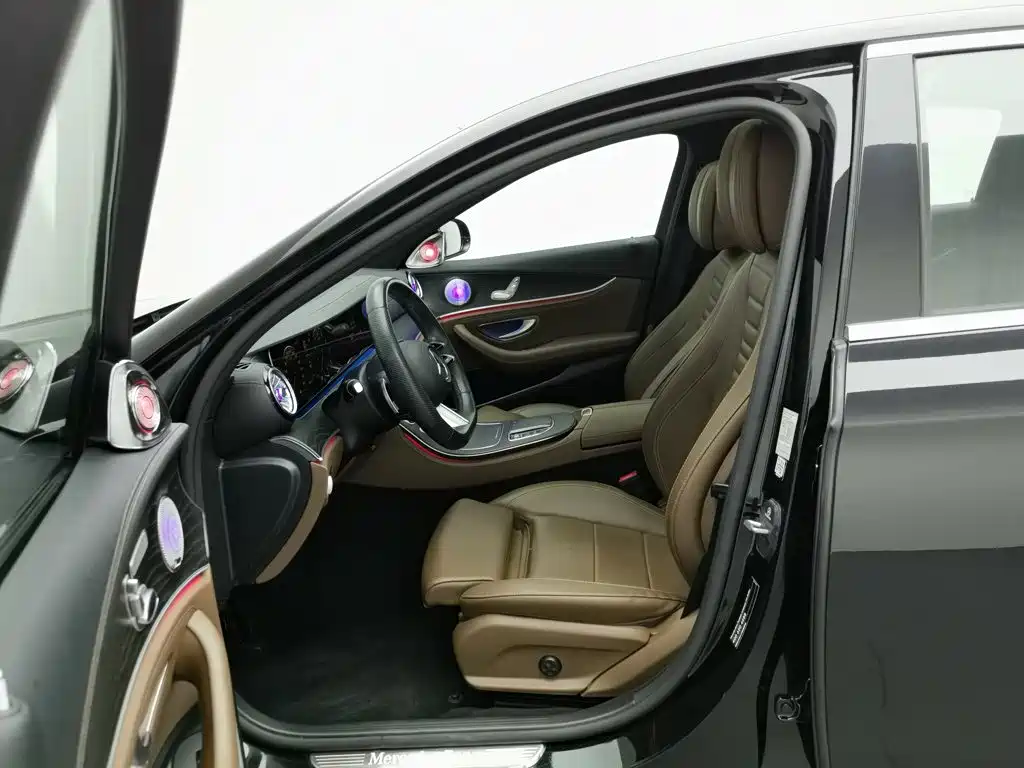 Mercedes-Benz E-Class — миниатюра 10