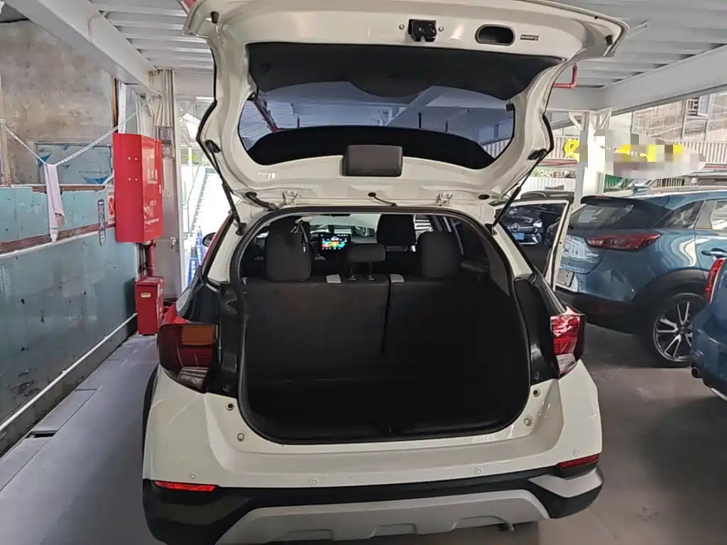 Toyota Yaris L — миниатюра 19