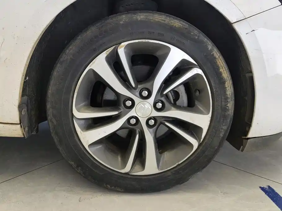 Buick Verano — миниатюра 6