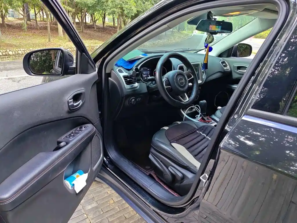 Jeep Compass — миниатюра 14