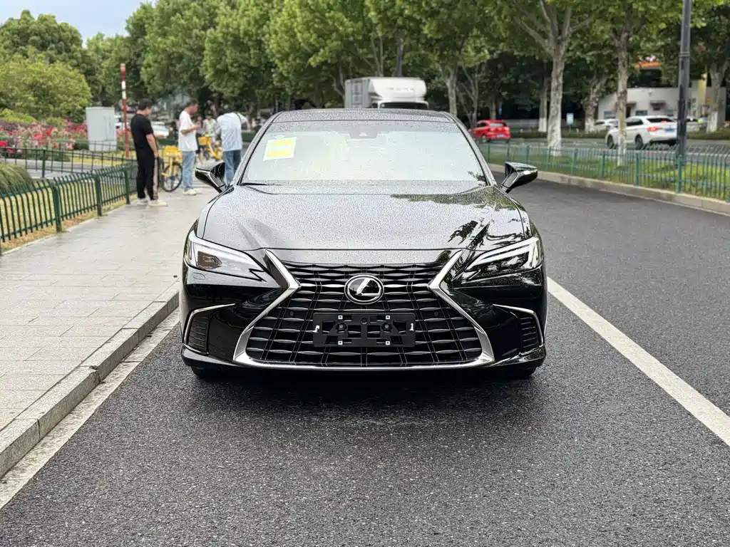 Lexus ES 2025 200 Premium