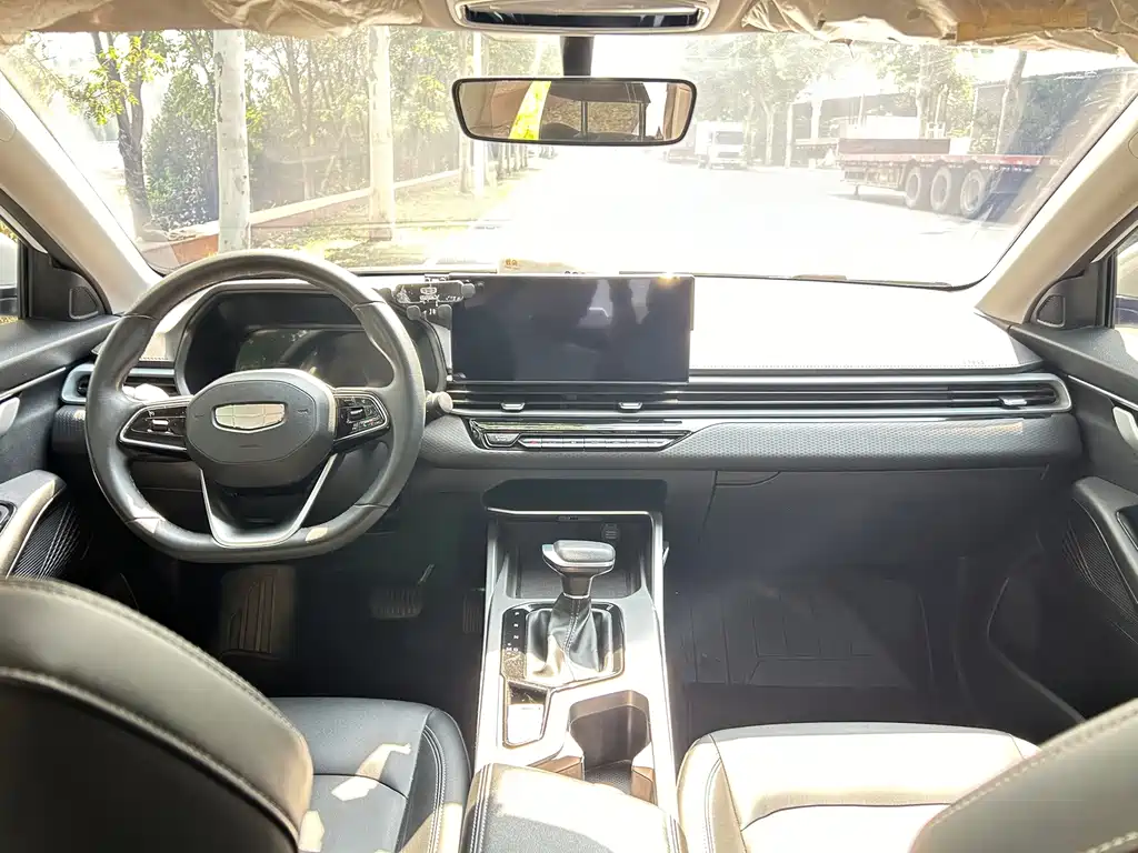 Geely Emgrand — миниатюра 5