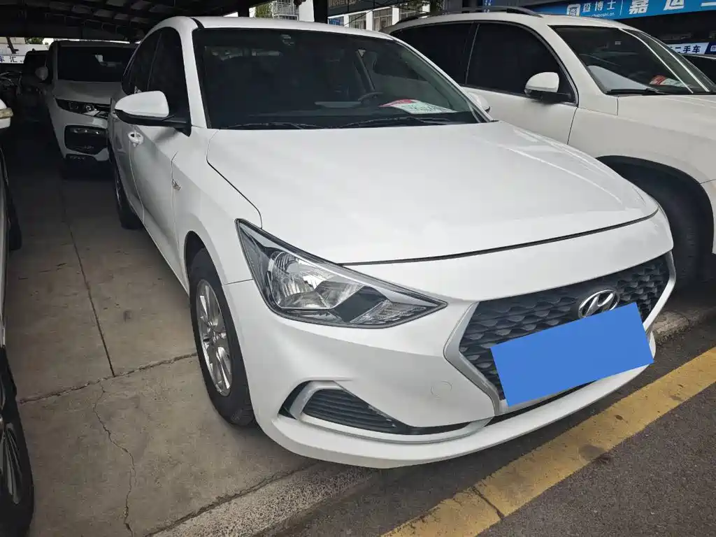 Hyundai Elantra — миниатюра 3