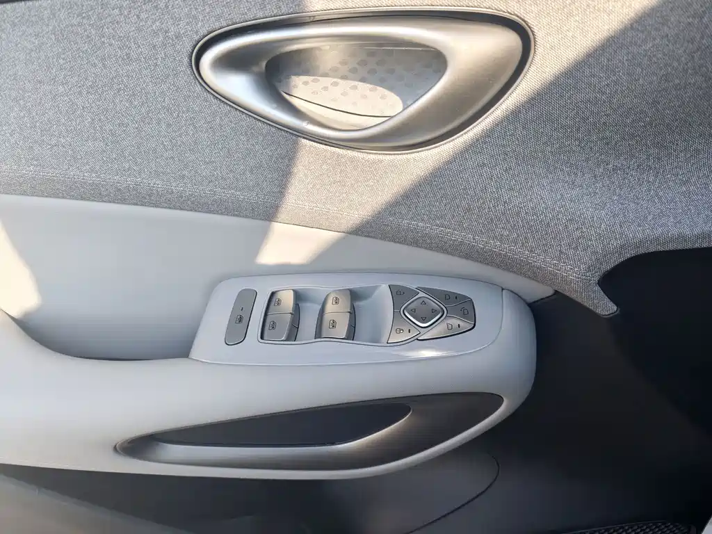 BYD Sealion 05 EV — миниатюра 12