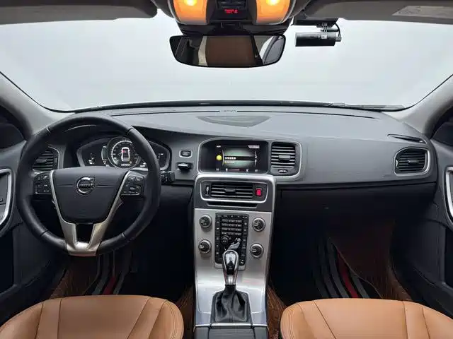 Volvo S60 — миниатюра 6