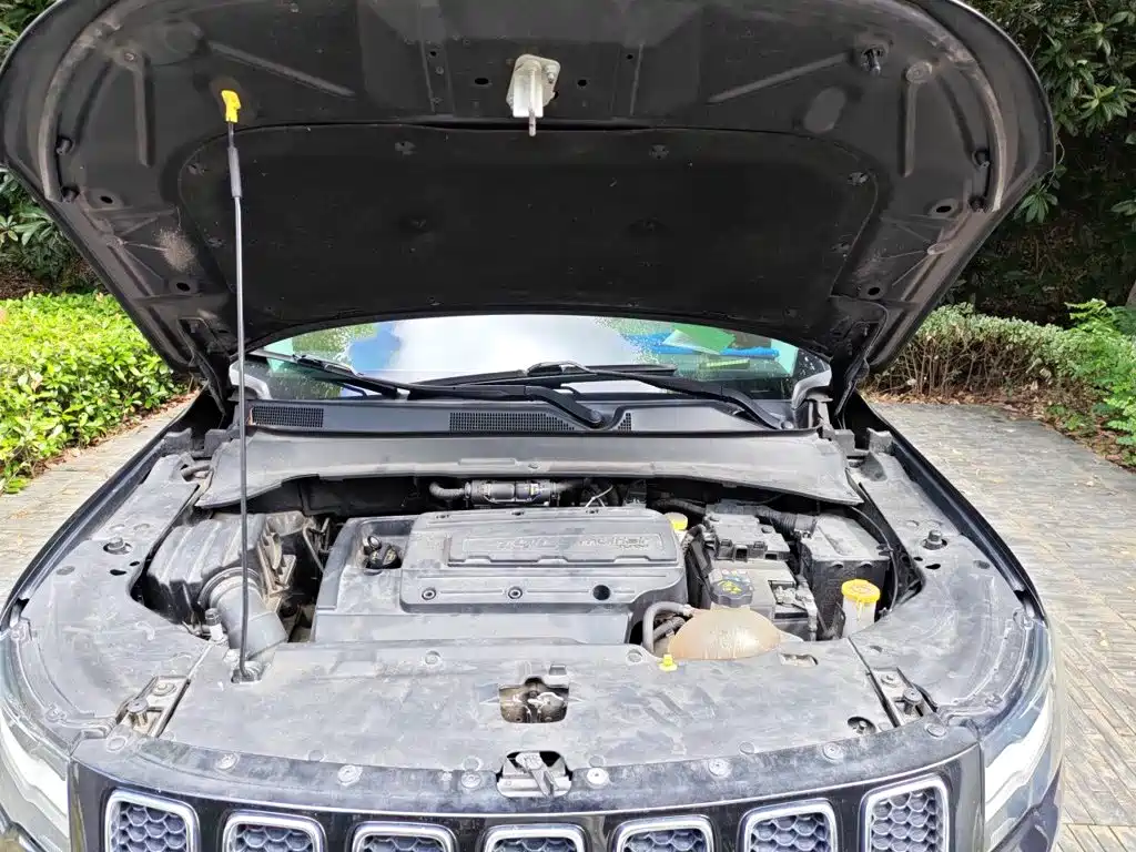 Jeep Compass — миниатюра 11