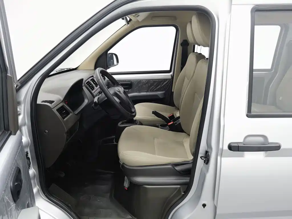 Wuling Rongguang S — миниатюра 10