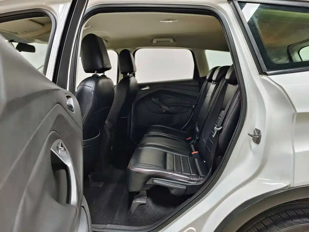 Ford Kuga — миниатюра 6