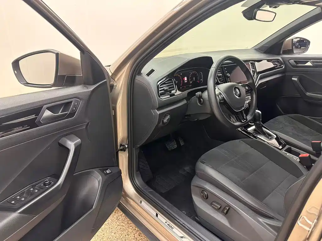 Volkswagen T-Roc — миниатюра 26