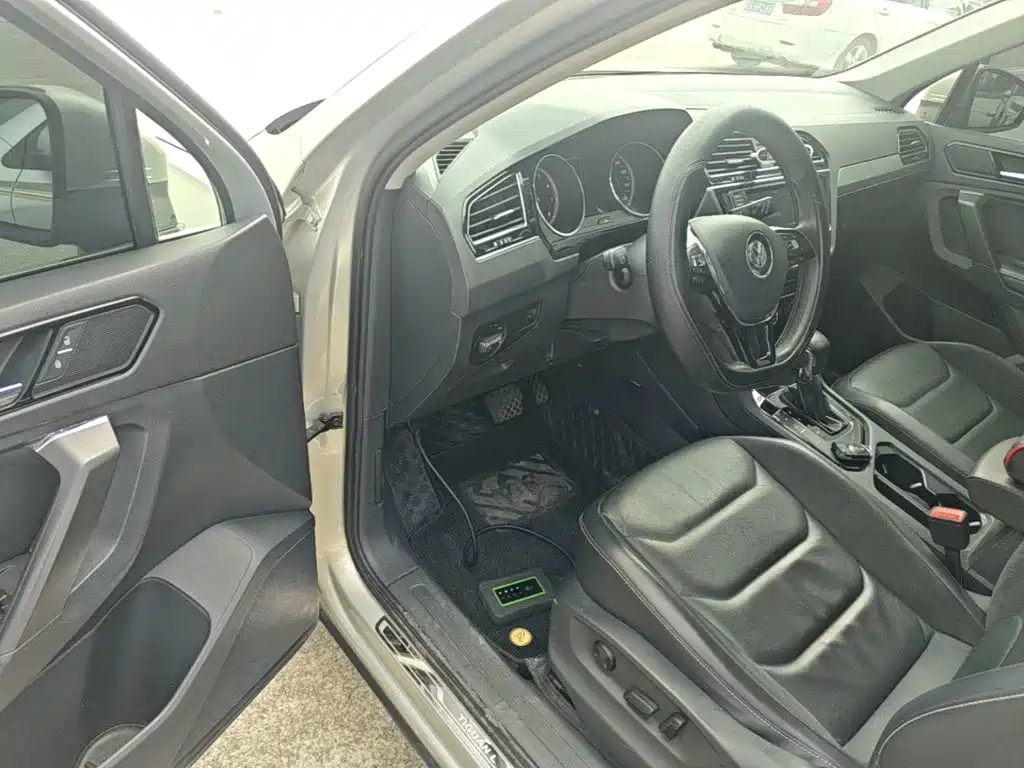 Volkswagen Tiguan L — миниатюра 16