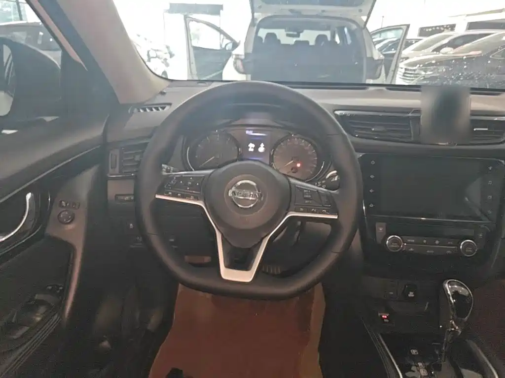 Nissan X-Trail — миниатюра 11