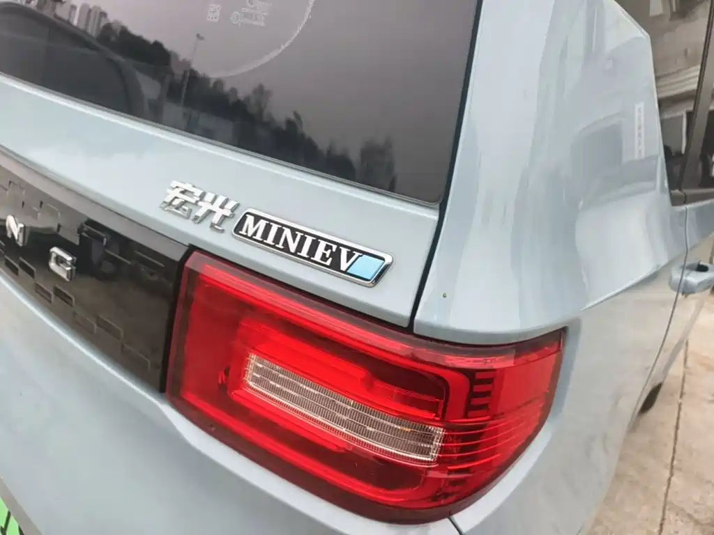 Wuling MINIEV — миниатюра 8