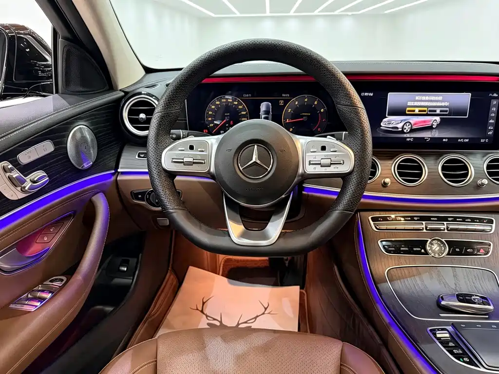 Mercedes-Benz E-Class — миниатюра 7