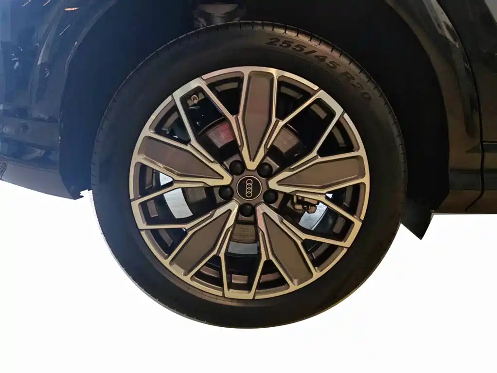 Audi Q5L — миниатюра 21