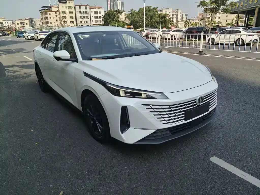 Changan Yida — миниатюра 3