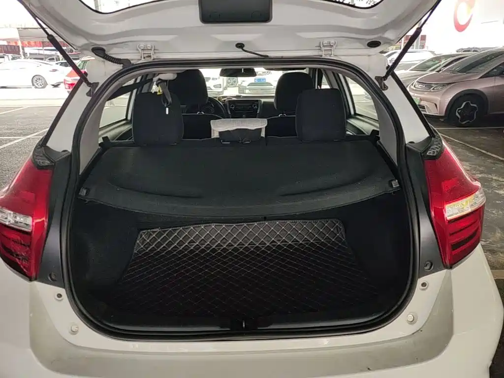 Toyota Yaris L — миниатюра 19