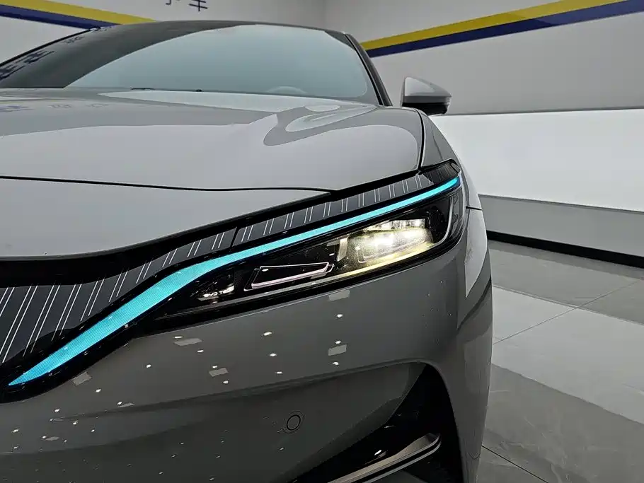 BYD L EV — миниатюра 5