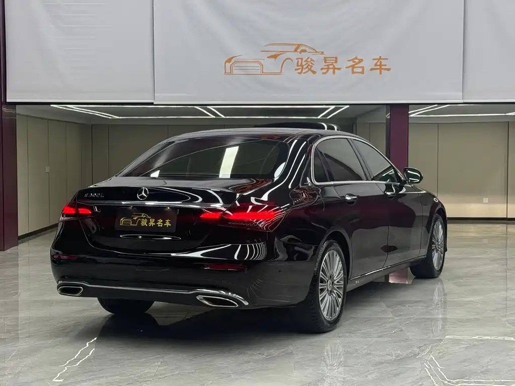 Mercedes-Benz E-Class — миниатюра 5