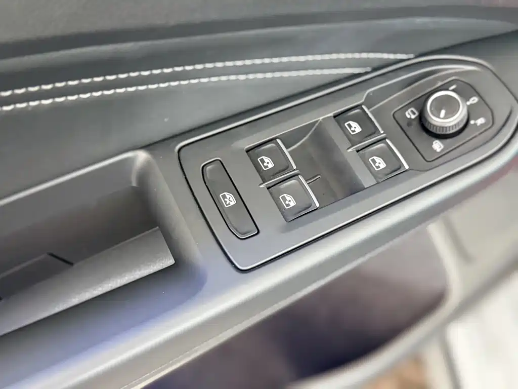 Volkswagen Golf — миниатюра 18