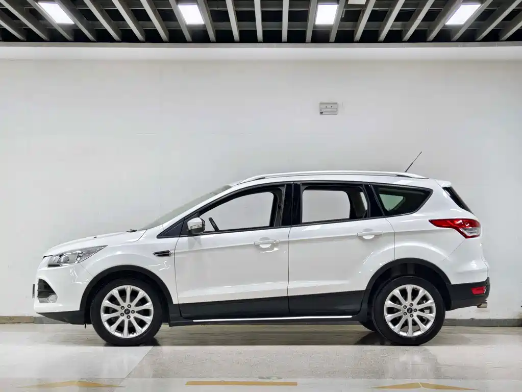 Ford Kuga — миниатюра 10