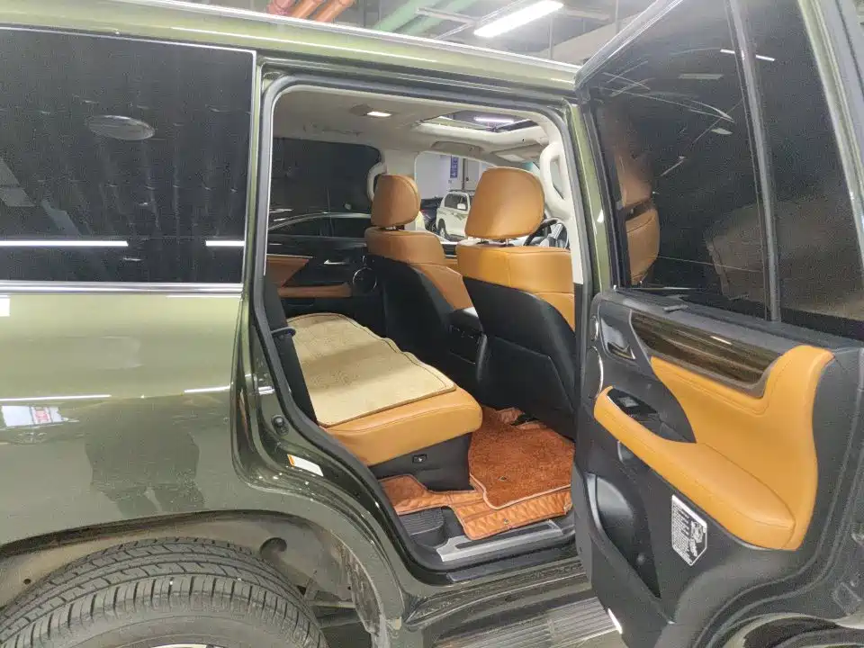 Lexus LX — миниатюра 11