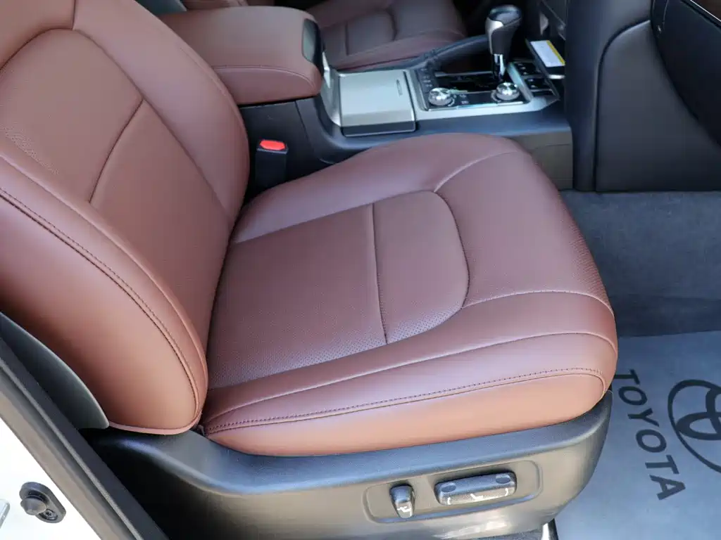 Toyota Land Cruiser 2018 5.7L VX-R