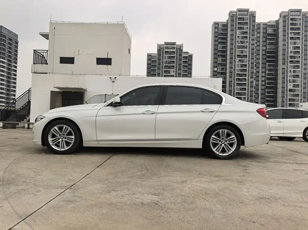 BMW 3 Series — миниатюра 17