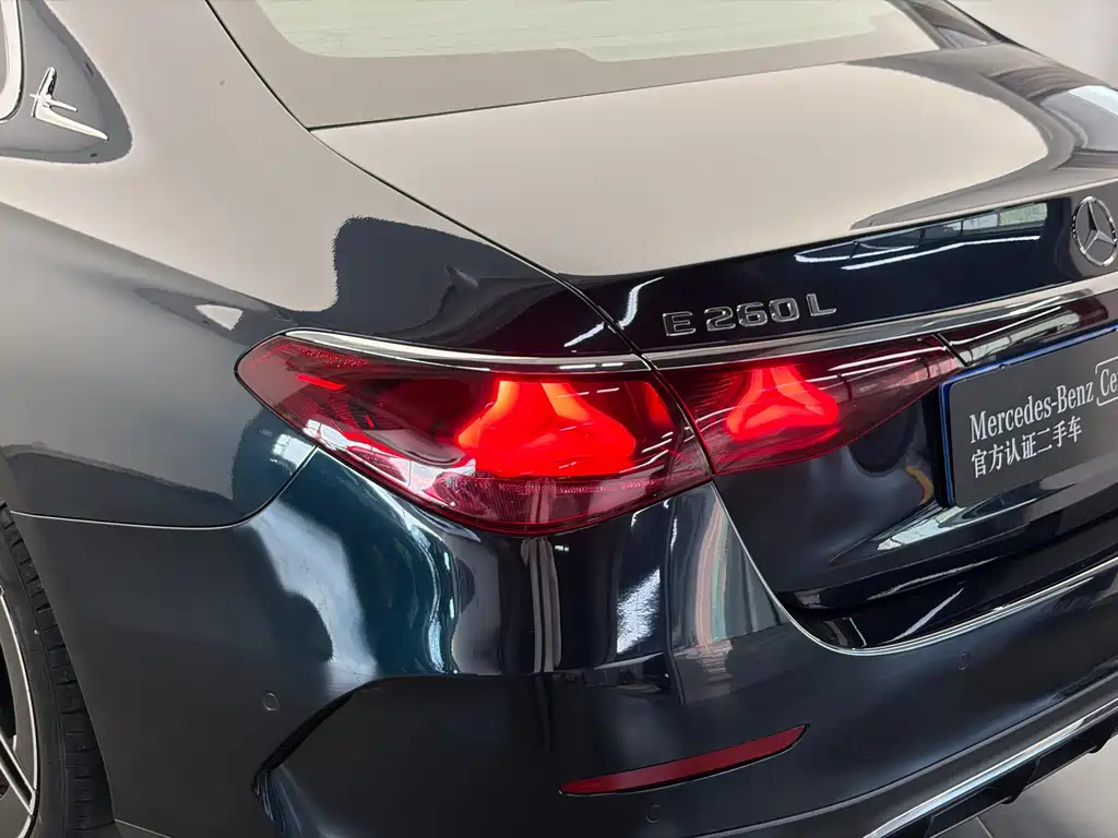 Mercedes-Benz E-Class — миниатюра 18