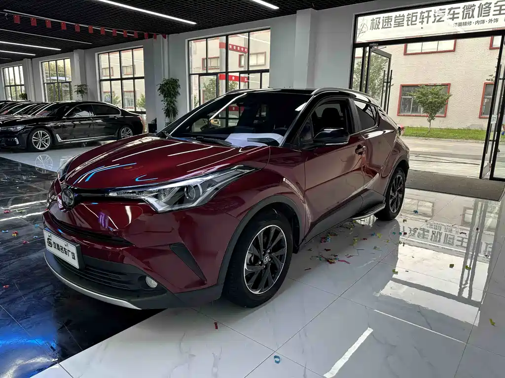 Купить Toyota IZOA