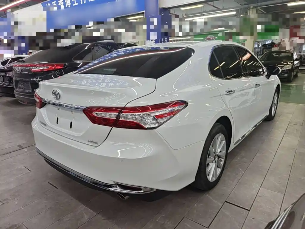 Toyota Camry — миниатюра 7