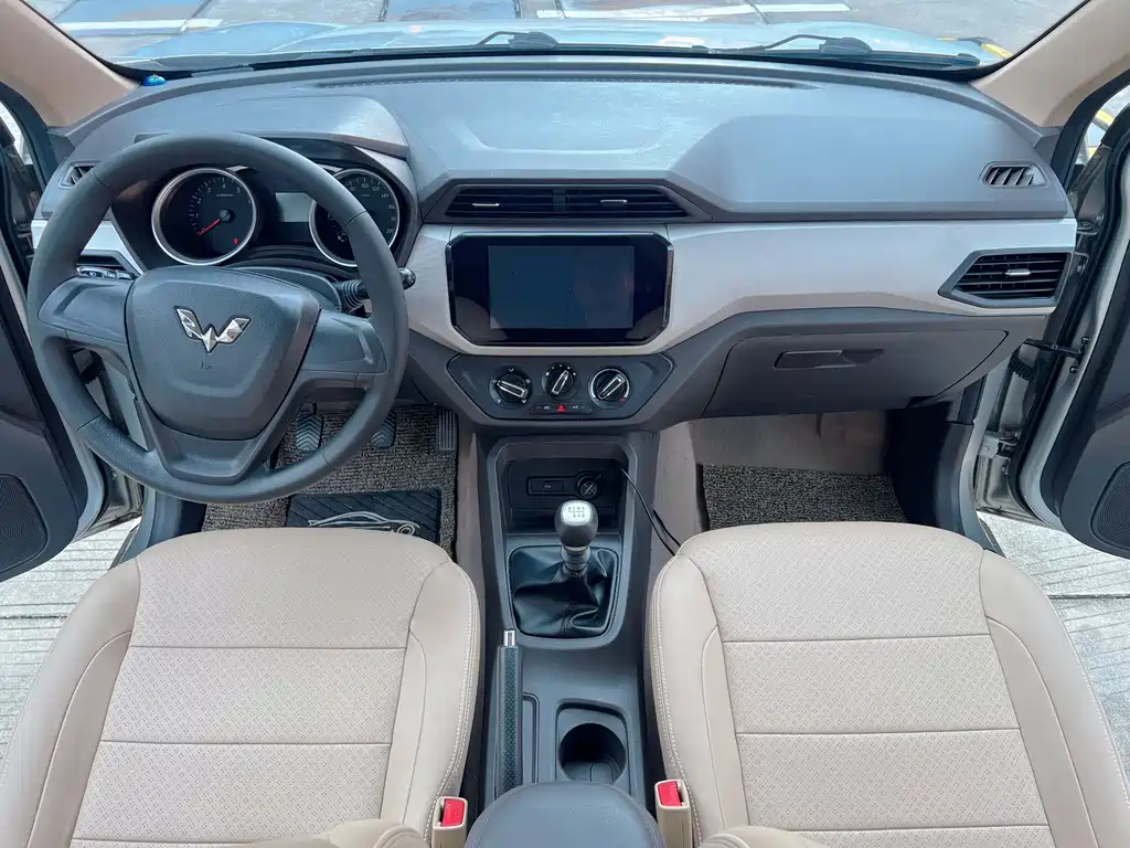 Wuling Hongguang — миниатюра 11
