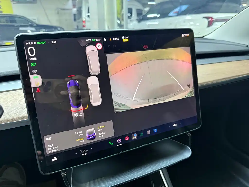Tesla Model 3 — миниатюра 18