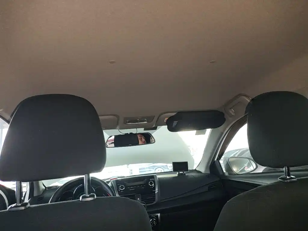 Toyota Yaris L — миниатюра 18