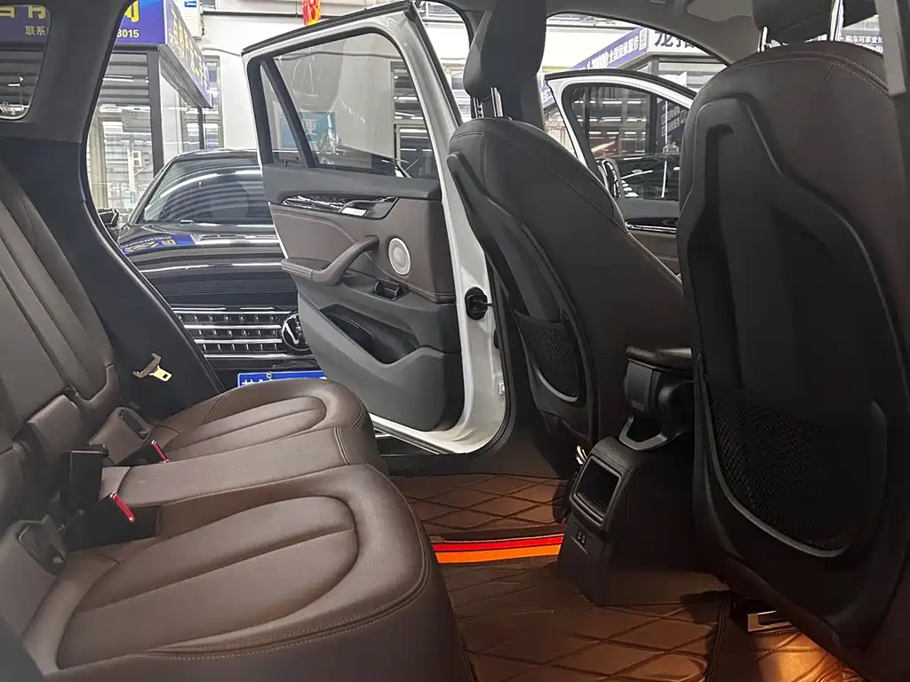 BMW X1 — миниатюра 10