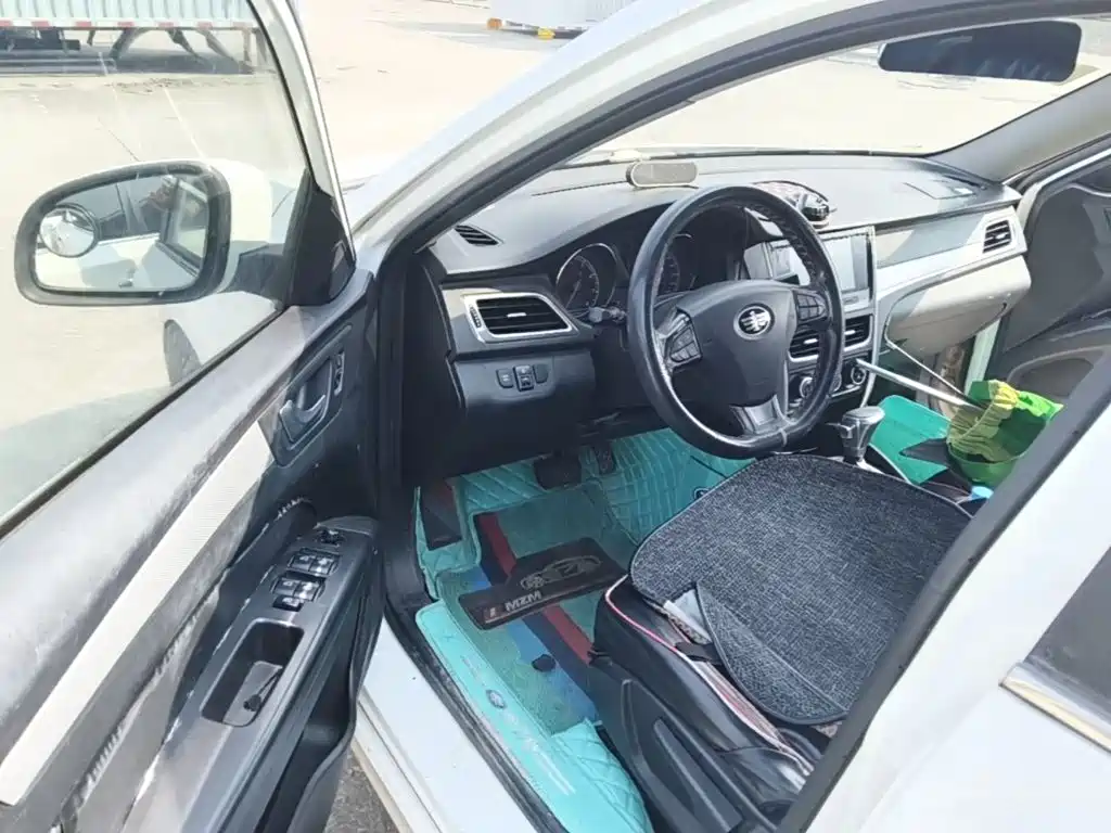 Bestune B30 — миниатюра 21