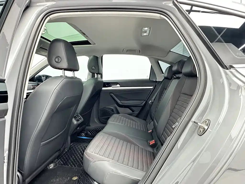Volkswagen Lavida — миниатюра 5