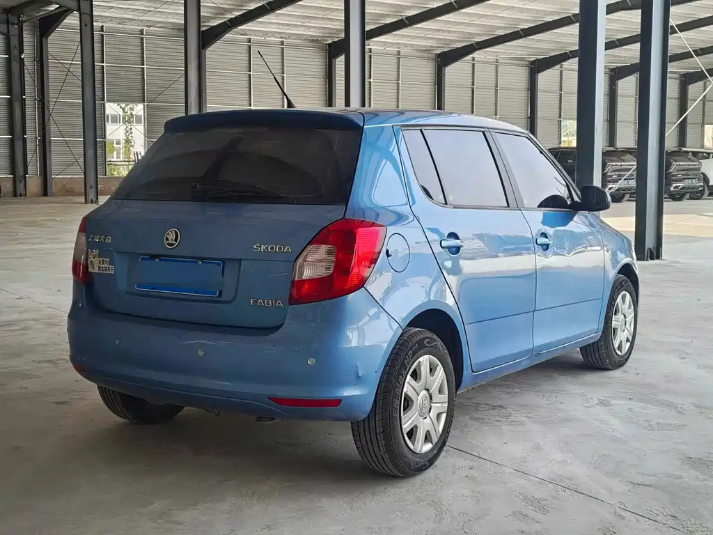 Skoda Fabia — миниатюра 10