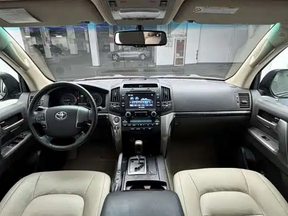Toyota Land Cruiser — миниатюра 5