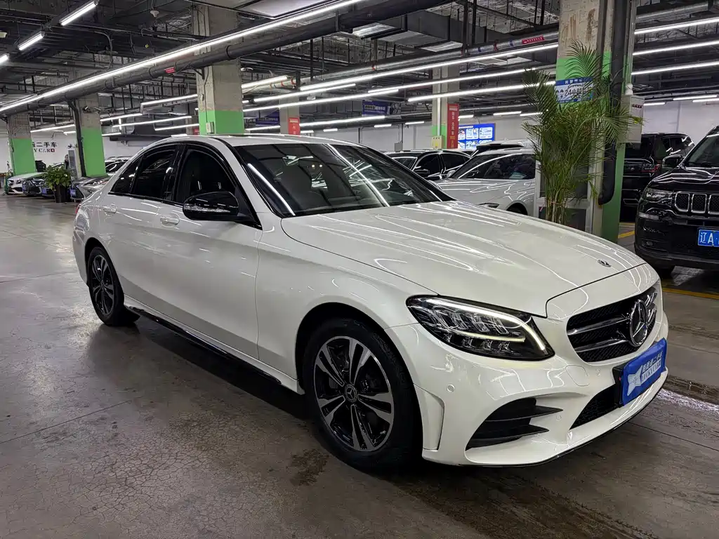 Mercedes-Benz C-Class — миниатюра 2